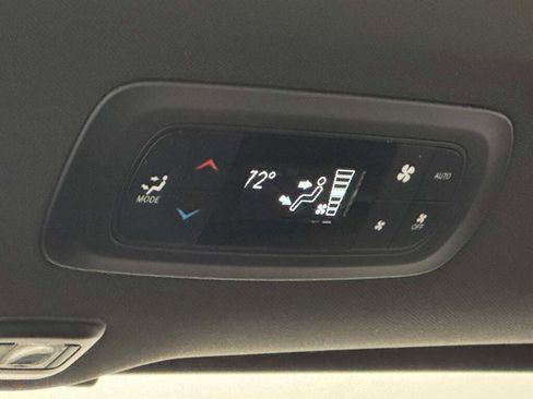 New 2026 Chrysler Pacifica Limited image 27