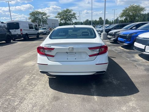 Used 2018 Honda Accord EX image 4