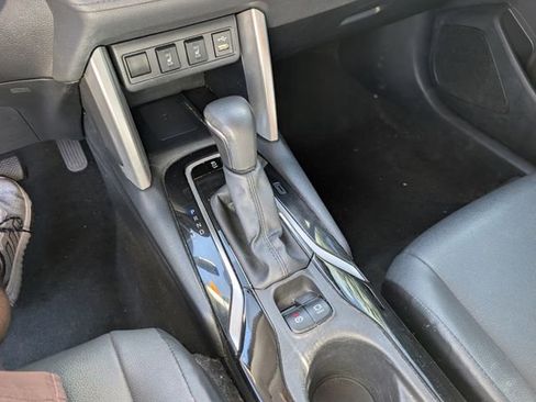 Used 2022 Toyota Corolla Cross XLE image 17