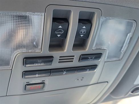 Used 2014 Toyota Highlander Limited Platinum image 29