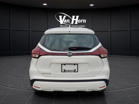 New 2025 Nissan Kicks Play S image 12