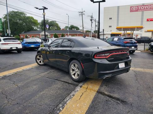 Used 2016 Dodge Charger SXT RWD image 5