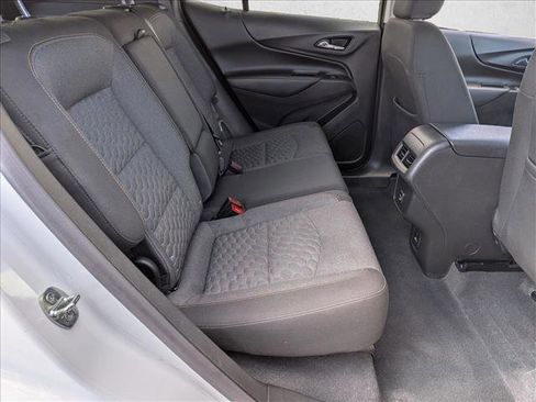 Used 2021 Chevrolet Equinox LT image 18