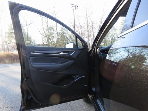 Used 2021 Buick Enclave Premium w/ Sun and Sites Package image 9