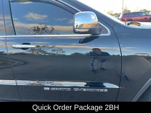 Used 2022 Jeep Grand Cherokee Limited image 8