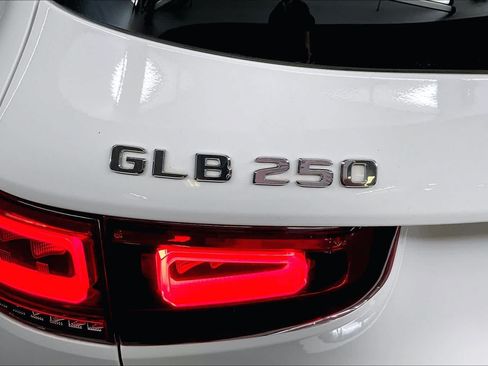 Certified 2022 Mercedes-Benz GLB 250 4MATIC image 10