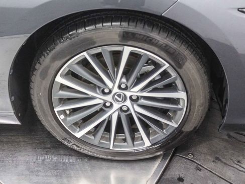 Certified 2025 Lexus ES 300h w/ Premium Package FWD image 11