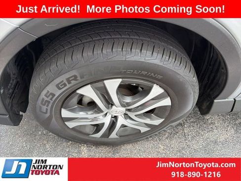 Used 2018 Toyota RAV4 LE image 3