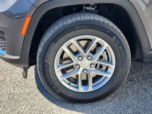 New 2025 Jeep Grand Cherokee L Laredo w/ Luxury Tech Group I AWD/4WD image 8