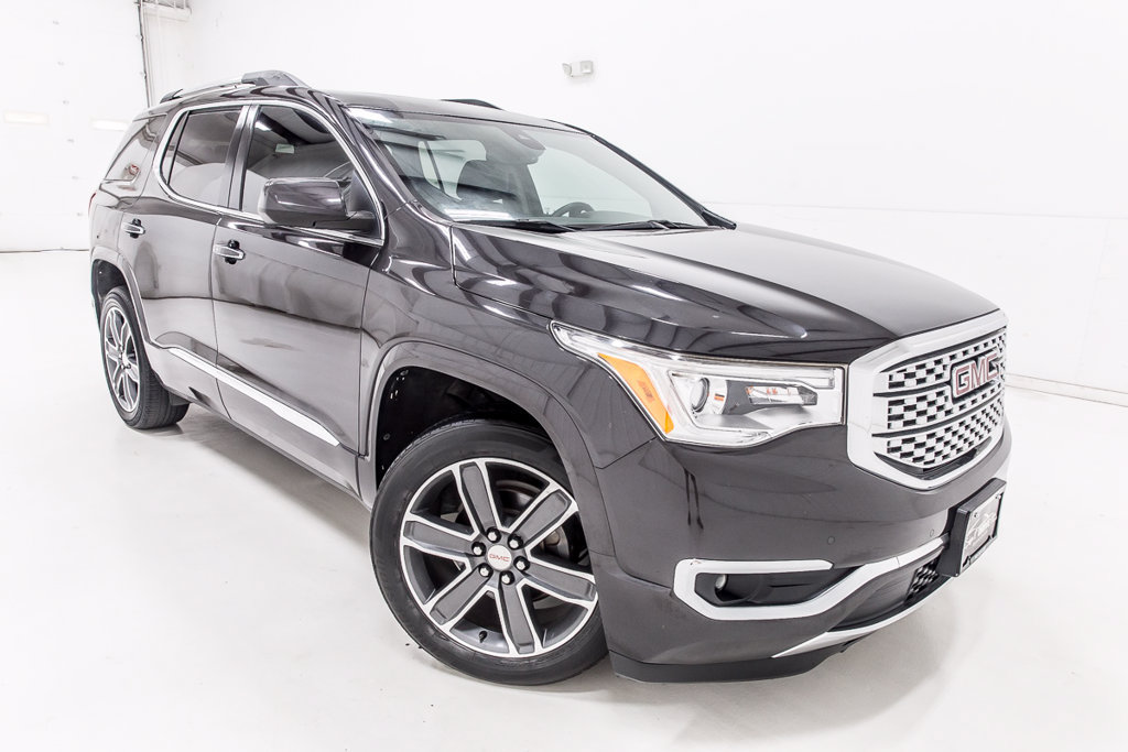 Used 2019 GMC Acadia Denali w/ Technology Package FWD image 8