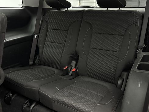 Used 2017 GMC Acadia SLE image 25