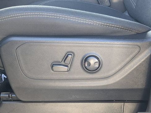 Used 2025 RAM 1500 Big Horn AWD/4WD image 18