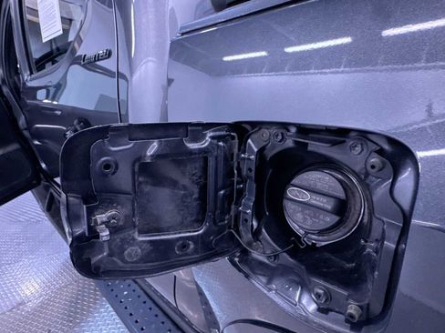 Used 2023 Toyota Tacoma Limited image 40