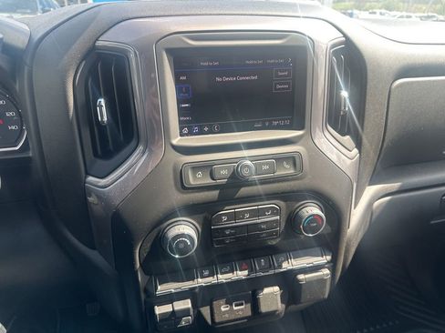 Used 2022 Chevrolet Silverado 2500 Custom w/ Custom Value Package image 10