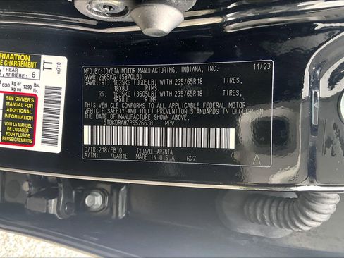 Used 2023 Toyota Highlander L FWD image 37