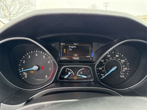 Used 2016 Ford Focus SE w/ SE Sport Package image 22