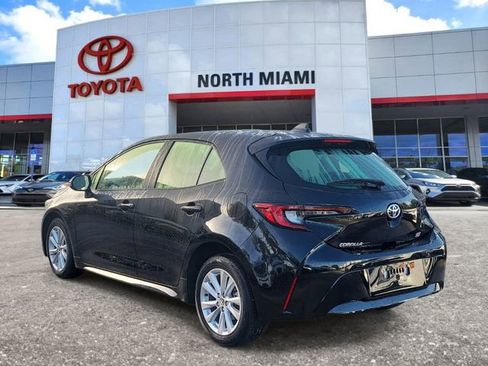 Used 2024 Toyota Corolla SE image 3