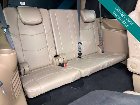 Used 2020 Cadillac Escalade Platinum AWD/4WD image 18