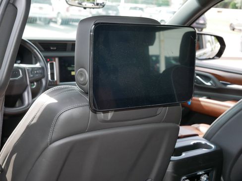 Used 2023 GMC Yukon Denali Ultimate AWD/4WD image 12