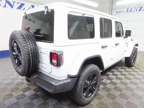 Used 2023 Jeep Wrangler Unlimited Sahara image 4