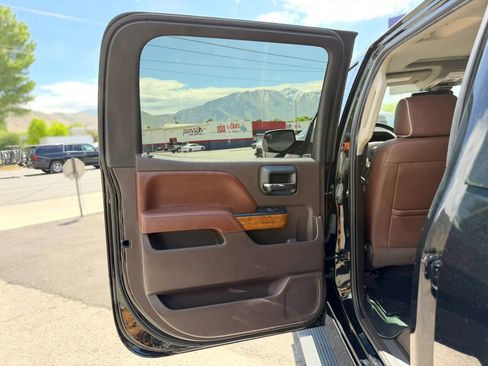 Used 2017 Chevrolet Silverado 1500 High Country AWD/4WD image 28