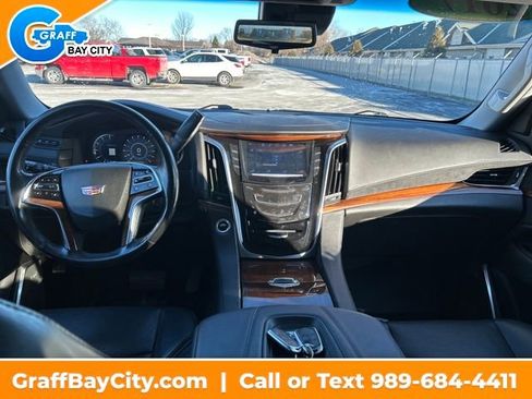 Used 2017 Cadillac Escalade ESV Luxury image 12