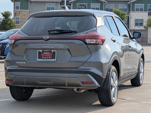 New 2025 Nissan Kicks Play S image 4