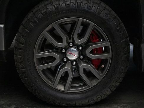Used 2022 GMC Sierra 1500 AT4 w/ AT4 Premium Package image 8