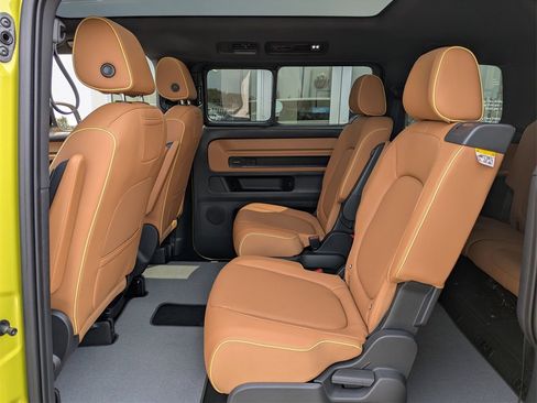 New 2025 Volkswagen ID. Buzz Pro S Plus image 31