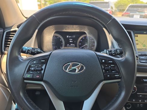 Used 2016 Hyundai Tucson Limited w/ Option Group 03 FWD image 19