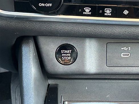 Certified 2025 Nissan Rogue SV image 22