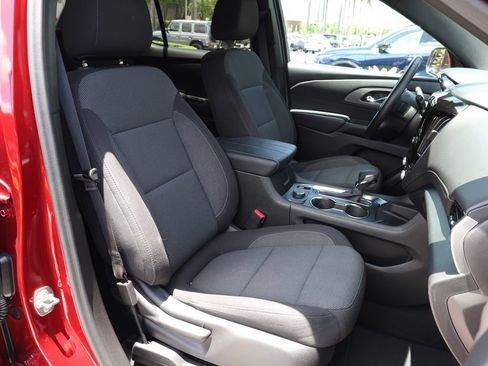 Used 2023 Chevrolet Traverse LT FWD image 20