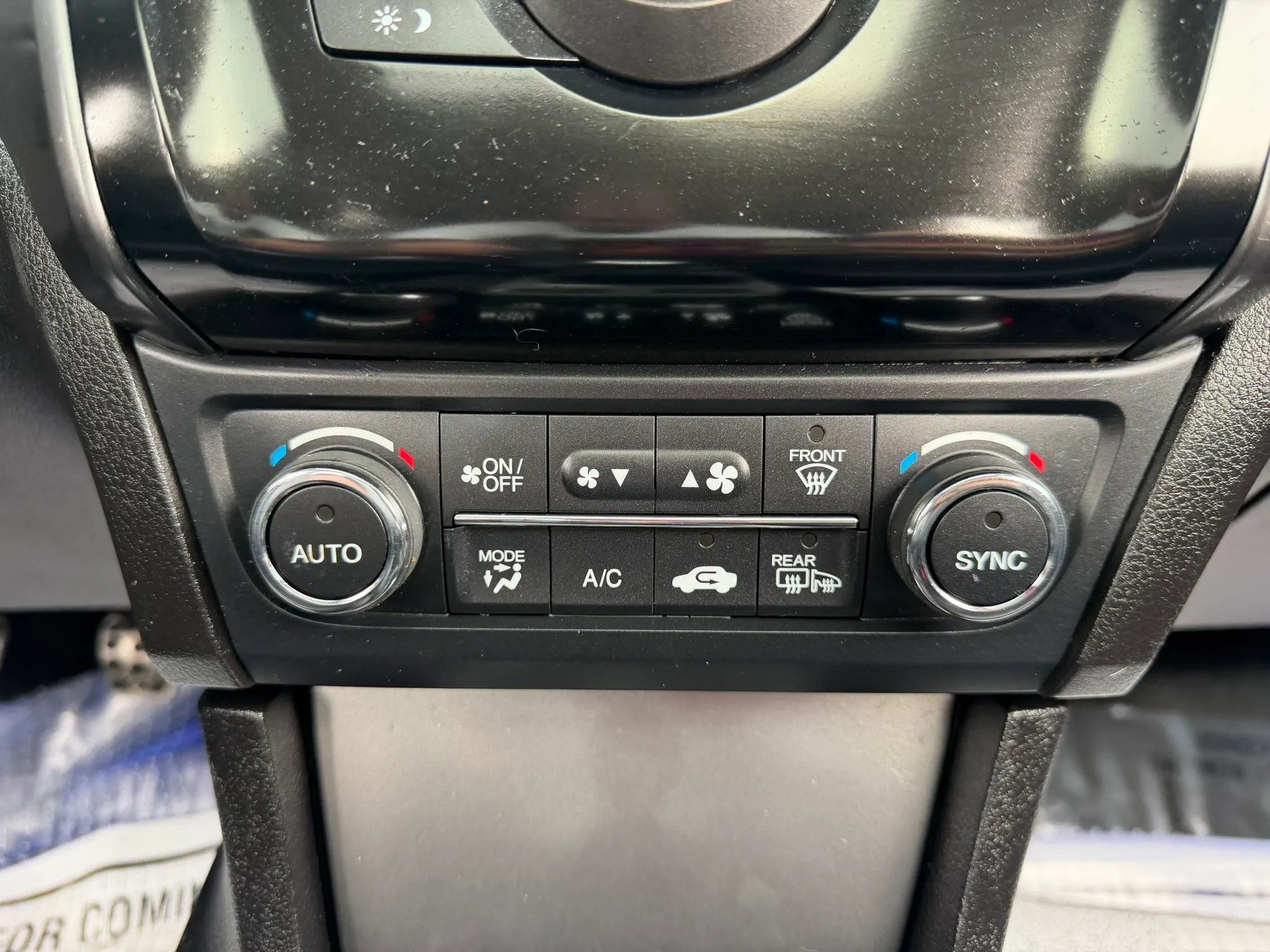 Used 2013 Acura ILX w/ Premium Package FWD image 25