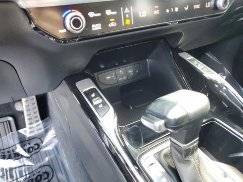 Certified 2024 Kia Sorento SX Prestige image 24