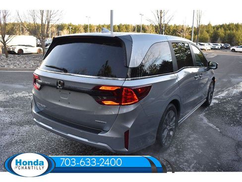New 2026 Honda Odyssey Touring image 7