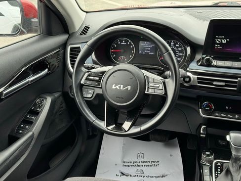 Used 2022 Kia Seltos Nightfall Edition image 43