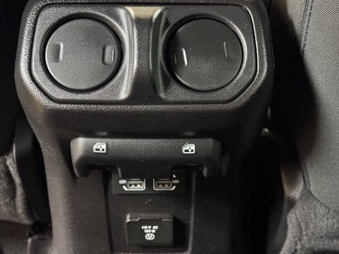 Used 2021 Jeep Wrangler Unlimited Sahara AWD/4WD image 18