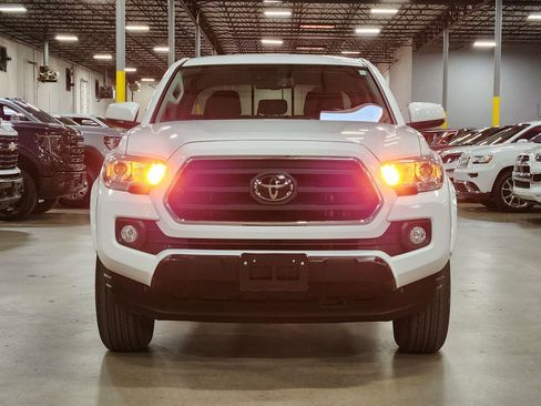 Used 2022 Toyota Tacoma SR5 image 2