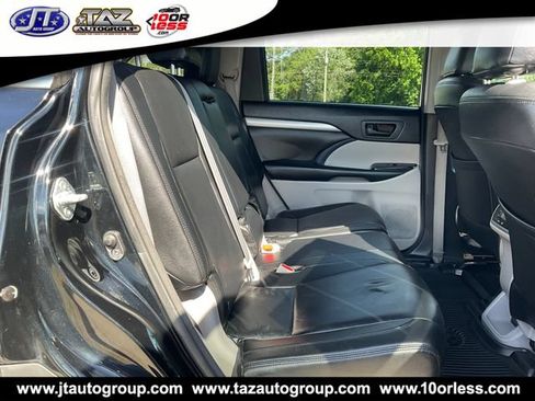 Used 2017 Toyota Highlander LE FWD image 13