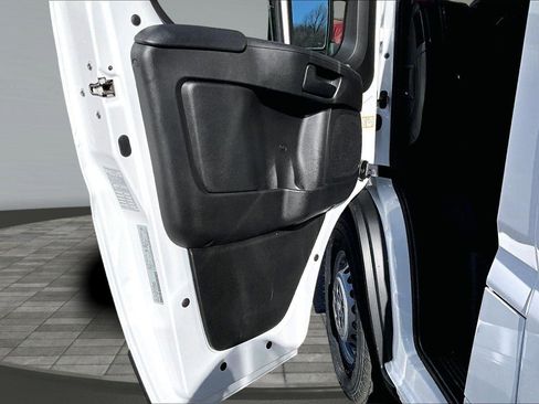 Used 2025 RAM ProMaster 2500 w/ Convenience Group image 24