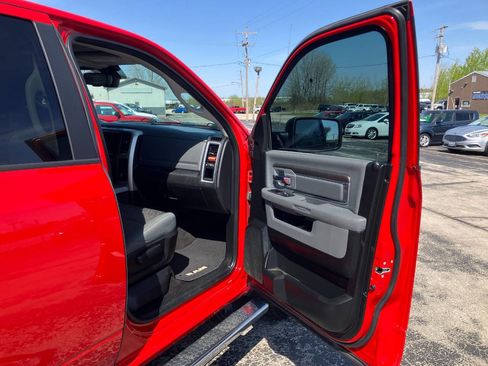 Used 2017 RAM 1500 Classic SLT w/ Luxury Group AWD/4WD image 13