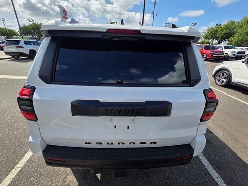 Certified 2025 Toyota 4Runner TRD Off-Road Premium AWD/4WD image 3