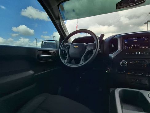 Certified 2025 Chevrolet Silverado 1500 Custom w/ LPO, Dark Essentials Package RWD image 8
