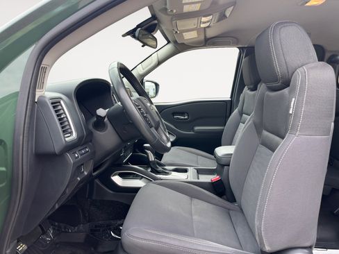 Used 2022 Nissan Frontier SV AWD/4WD image 11