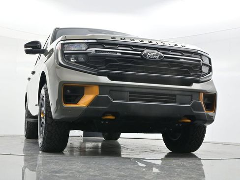 Used 2025 Ford Expedition Tremor AWD/4WD image 48