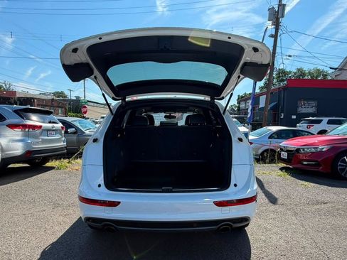 Used 2017 Audi Q5 2.0T Premium Plus w/ Technology Package AWD/4WD image 4