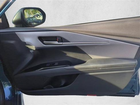 Used 2026 Toyota Camry SE FWD image 27
