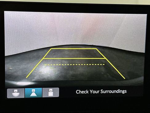 Used 2023 Honda Pilot LX image 17