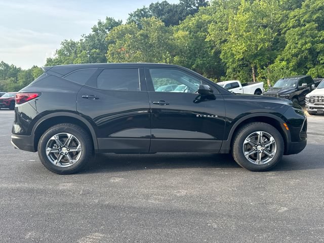 Used 2025 Chevrolet Blazer LT FWD image 9