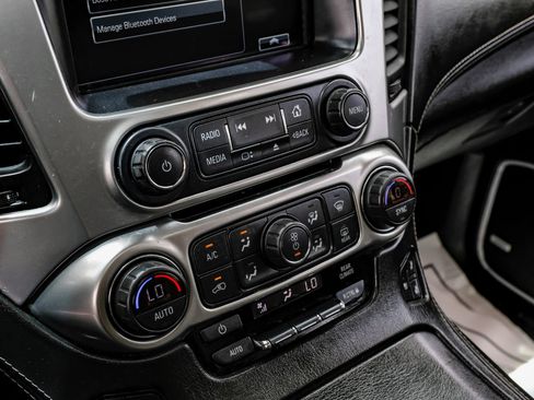 Used 2019 Chevrolet Suburban Premier RWD image 33